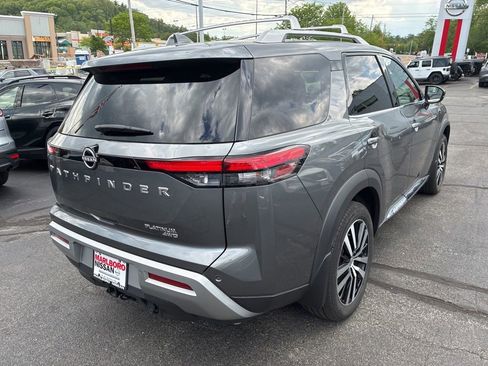 Used 2023 Nissan Pathfinder Platinum AWD/4WD image 7