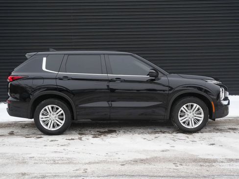 Used 2024 Mitsubishi Outlander ES image 26