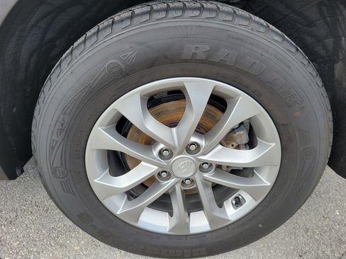 Used 2020 Hyundai Santa Fe SE FWD image 9
