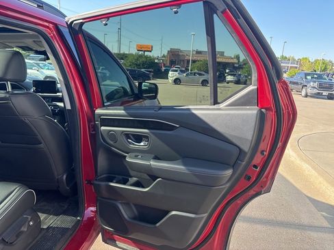 Used 2023 Honda Pilot Elite image 34
