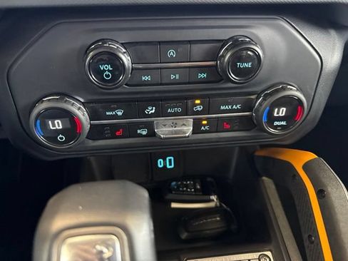 Used 2024 Ford Bronco Badlands AWD/4WD image 22