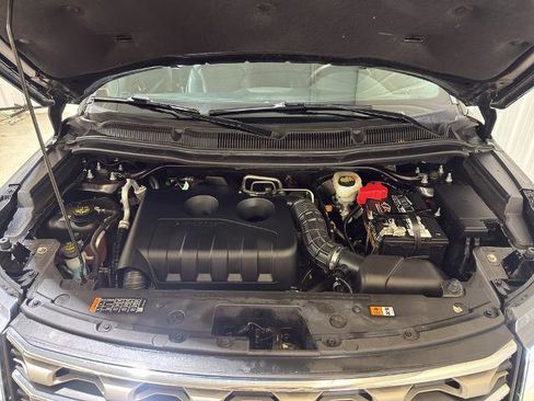 Certified 2017 Ford Explorer XLT w/ Equipment Group 202A image 5