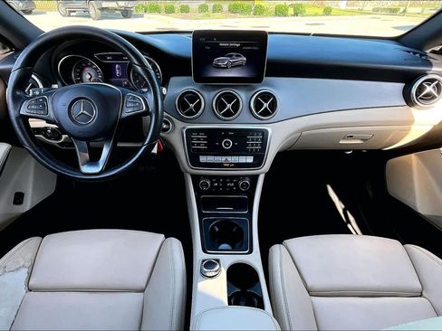 Used 2018 Mercedes-Benz CLA 250 image 16