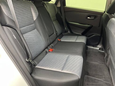 Used 2023 Nissan Rogue SV FWD image 21
