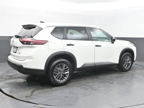 Used 2024 Nissan Rogue S AWD/4WD image 7