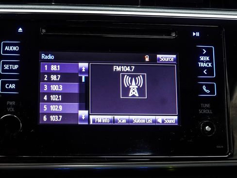 Used 2018 Toyota Corolla FWD image 26