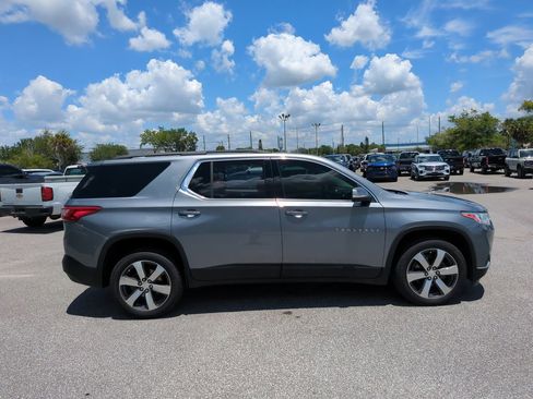 Used 2021 Chevrolet Traverse LT w/ LT Premium Package FWD image 6