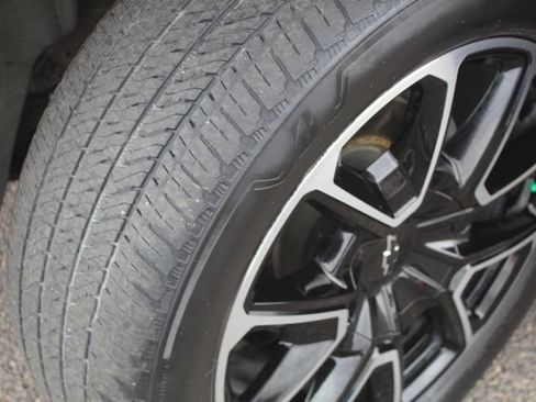 Used 2023 Chevrolet Tahoe RST AWD/4WD image 16