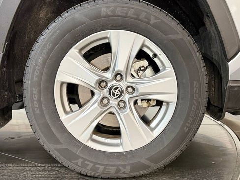 Used 2025 Toyota RAV4 XLE w/ Convenience Package image 21