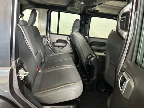 Used 2024 Jeep Wrangler Unlimited w/ Convenience Group image 27