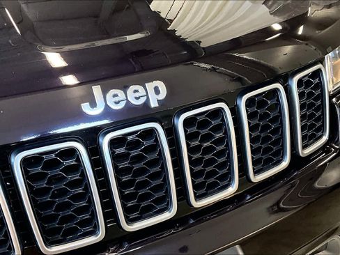 Used 2018 Jeep Grand Cherokee Limited AWD/4WD image 30