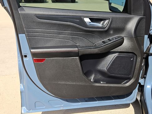 Used 2025 Ford Escape ST-Line image 13