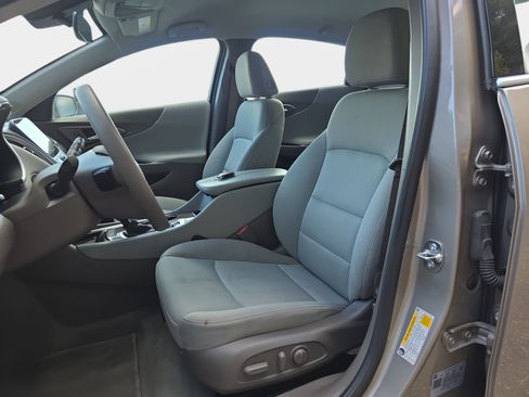 Used 2025 Chevrolet Malibu LT FWD image 5