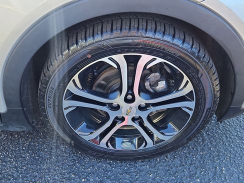 Used 2021 Chevrolet Bolt Premier image 32