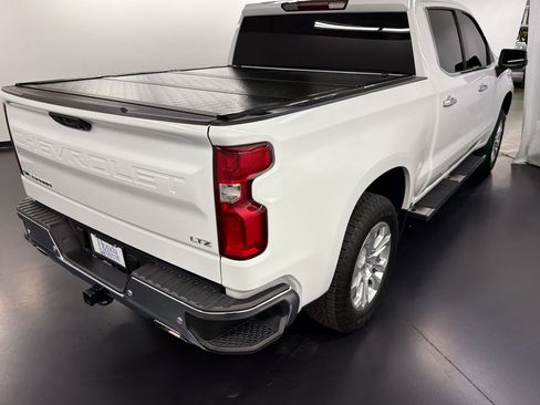 Used 2023 Chevrolet Silverado 1500 LTZ w/ Z71 Off-Road Package AWD/4WD image 9