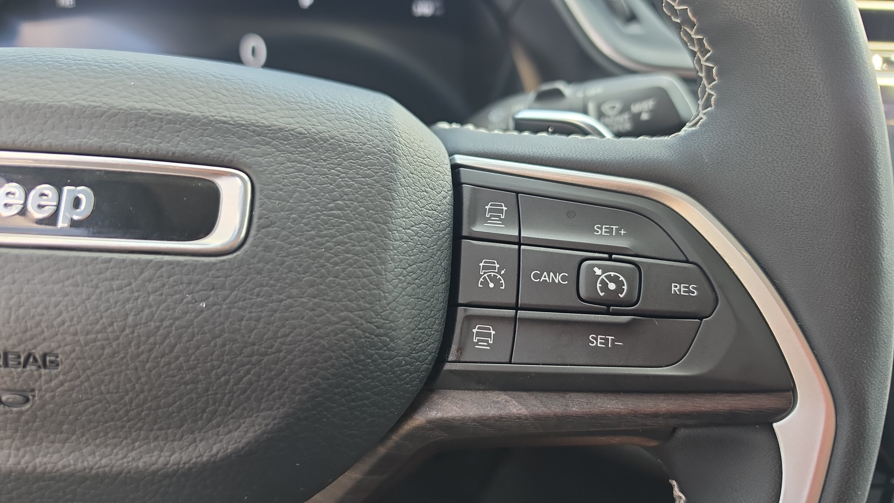 Used 2023 Jeep Grand Cherokee L Limited RWD image 14