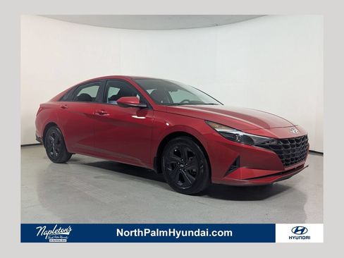 Certified 2022 Hyundai Elantra SEL FWD image 1