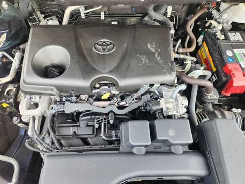 Certified 2022 Toyota RAV4 XLE Premium FWD image 31