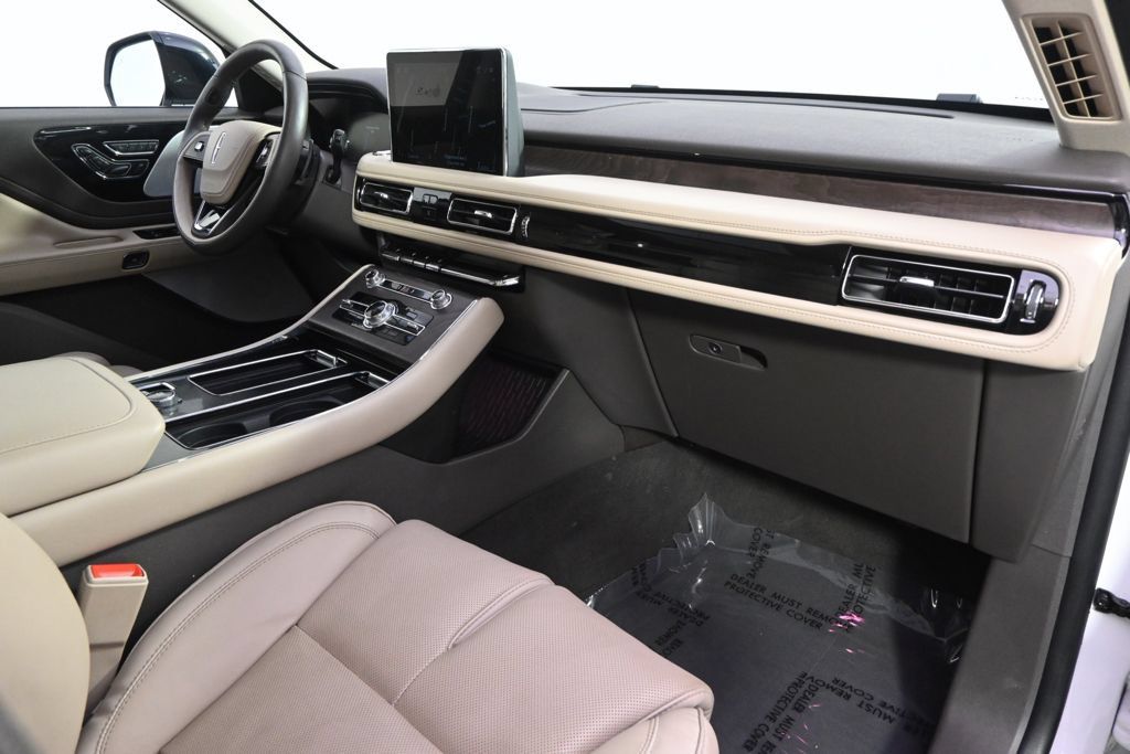 Used 2023 Lincoln Aviator Reserve w/ Equipment Group 201A AWD/4WD image 15
