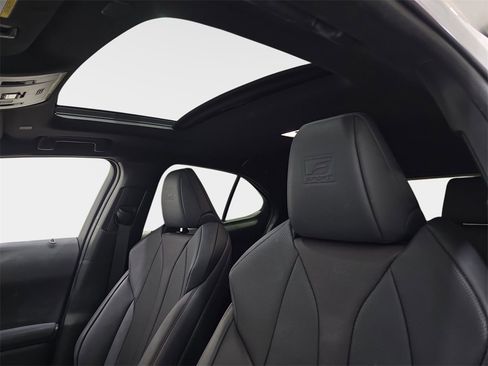 Used 2023 Lexus UX 250h F Sport image 30