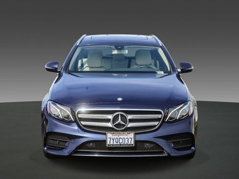 Used 2017 Mercedes-Benz E 400 E 400 image 6