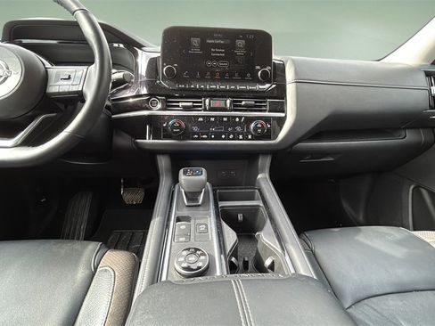 Used 2022 Nissan Pathfinder SL image 23