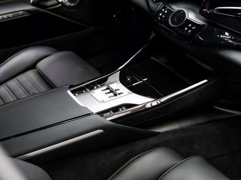 Used 2025 Ferrari Purosangue image 59