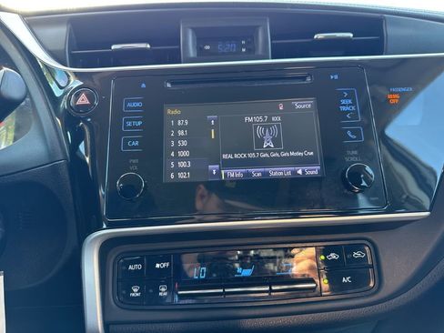 Used 2019 Toyota Corolla LE image 15