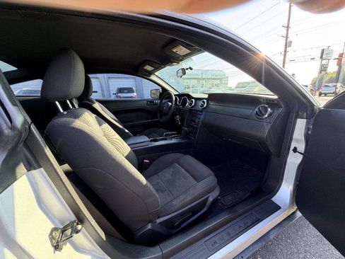 Used 2007 Ford Mustang Coupe RWD image 21