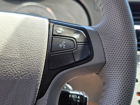 Used 2014 Toyota Sienna SE w/ SE Premium Package w/Entune FWD image 39