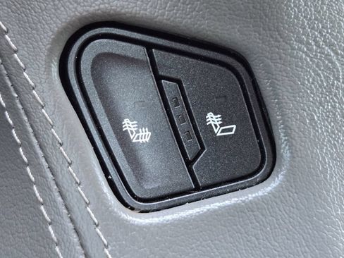 Used 2019 Chevrolet Tahoe LT AWD/4WD image 33