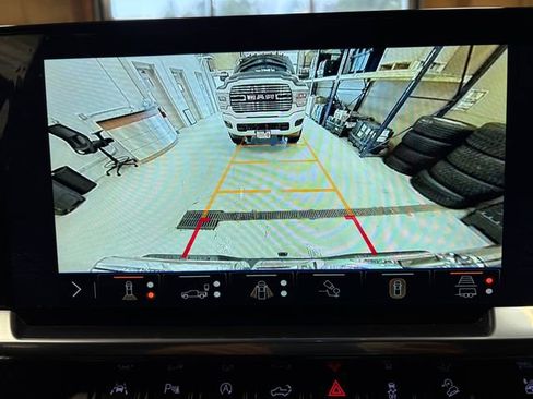 Used 2024 GMC Sierra 1500 SLT w/ SLT Premium Plus Package AWD/4WD image 20