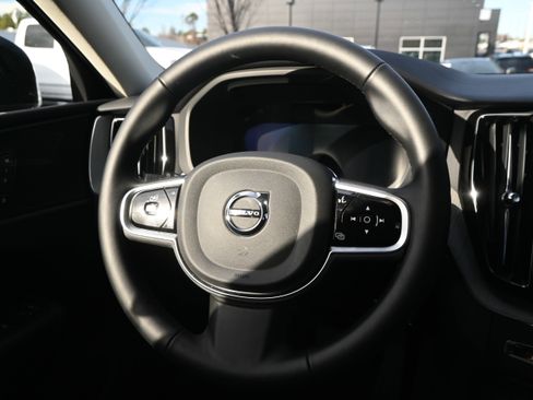 Used 2025 Volvo XC60 B5 Plus image 10