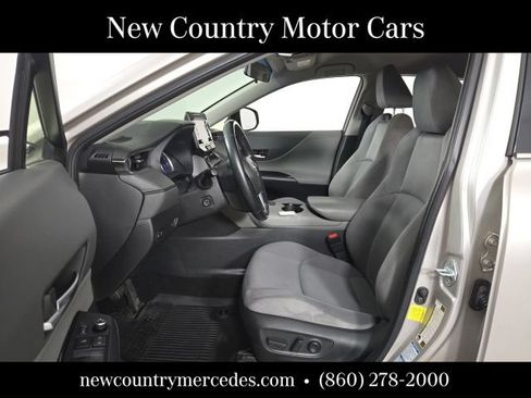 Used 2021 Toyota Venza LE AWD/4WD image 14