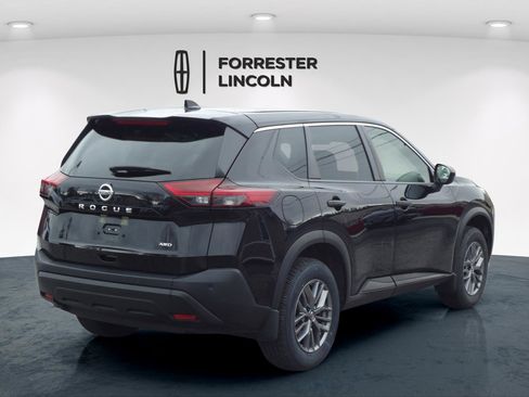 Used 2021 Nissan Rogue S image 3