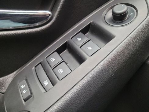 Used 2022 Chevrolet Trax LT FWD image 27