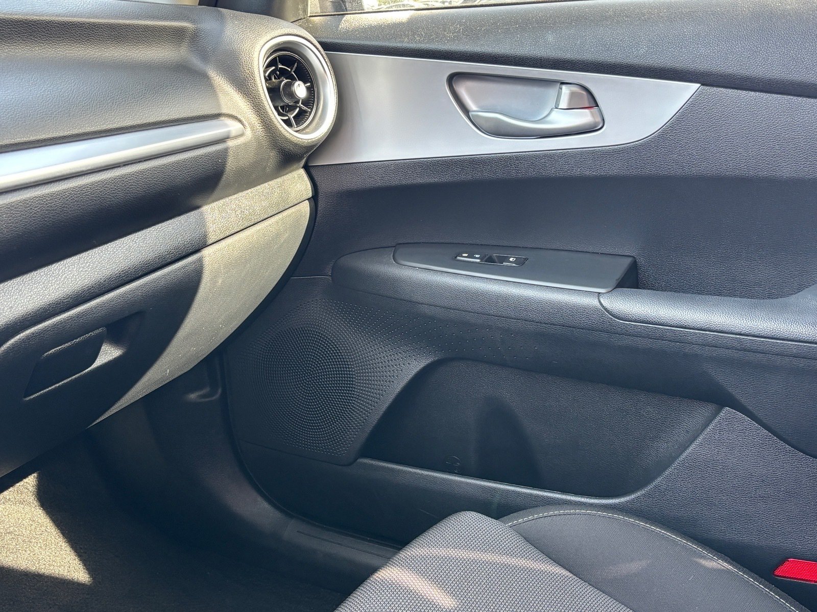 Certified 2023 Kia Forte LXS FWD image 19