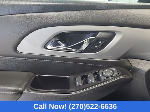 Used 2020 Chevrolet Traverse LT FWD image 13