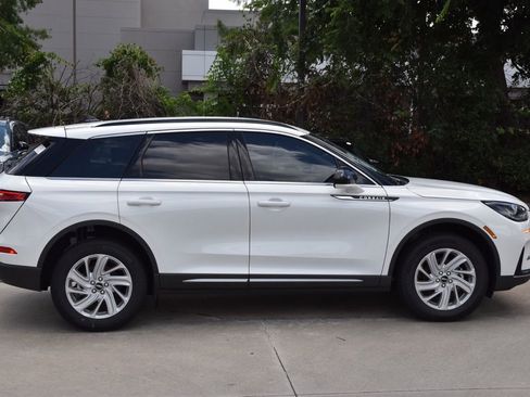 New 2026 Lincoln Corsair Premiere FWD image 5