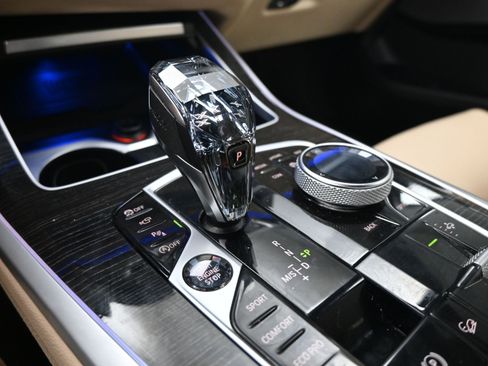 Used 2022 BMW X7 M50i image 15