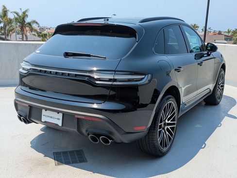 Certified 2025 Porsche Macan AWD/4WD image 9
