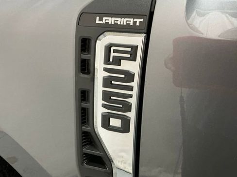 Used 2024 Ford F250 Lariat w/ Lariat Ultimate Package AWD/4WD image 8