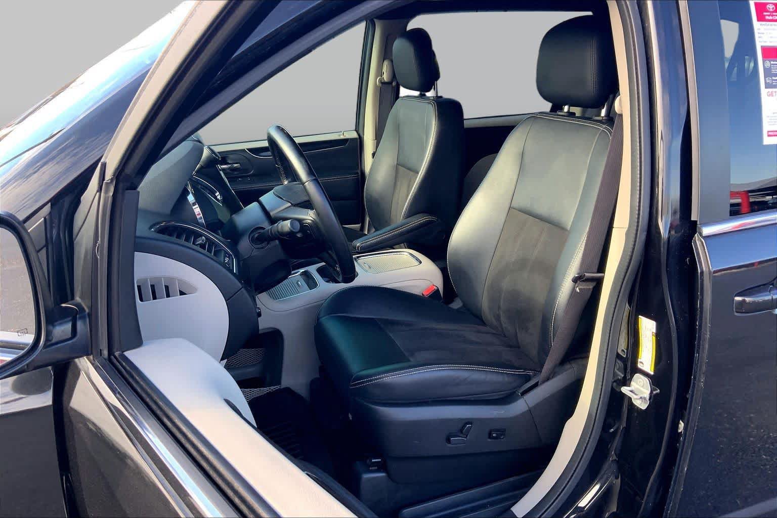 Used 2019 Dodge Grand Caravan SXT FWD image 8