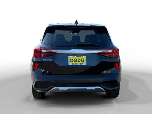 Used 2023 Kia Seltos LX image 4