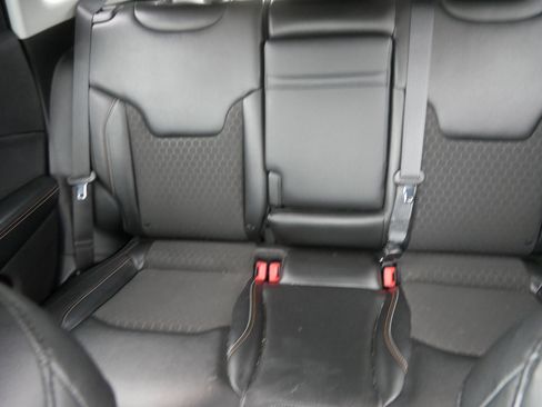 Used 2018 Jeep Compass Latitude w/ Popular Equipment Group AWD/4WD image 13
