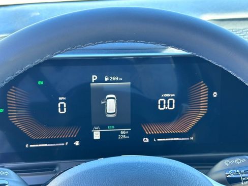 New 2026 Kia Carnival EX FWD image 12