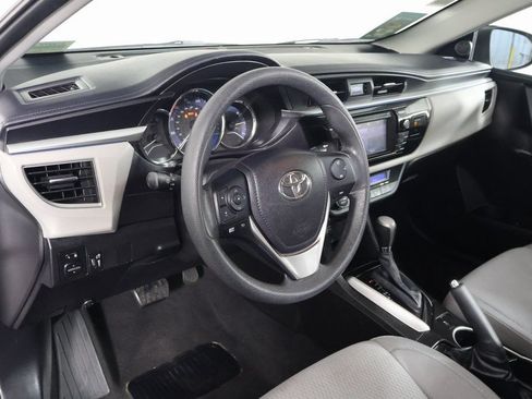Used 2016 Toyota Corolla LE FWD image 7