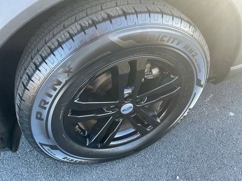 Used 2022 Ford Explorer XLT w/ Equipment Group 202A image 32