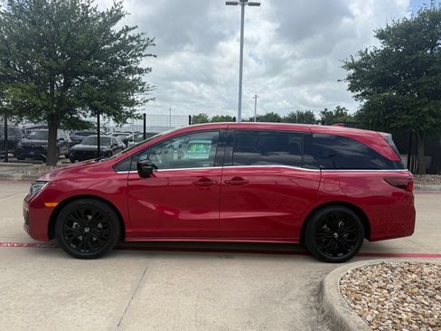 Used 2025 Honda Odyssey Sport-L image 2