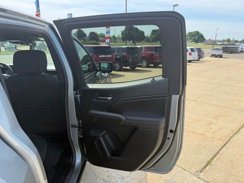 Used 2026 Chevrolet Colorado LT AWD/4WD image 15